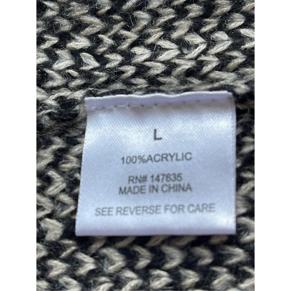 Romeo & Juliet Couture Cardigan Sweater - Picture 5 of 6
